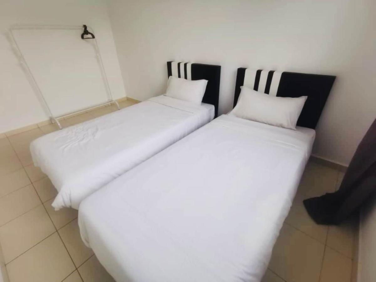 Oyo Homes 90524 D'J Pegaso Serom Homestay Muar Exterior foto